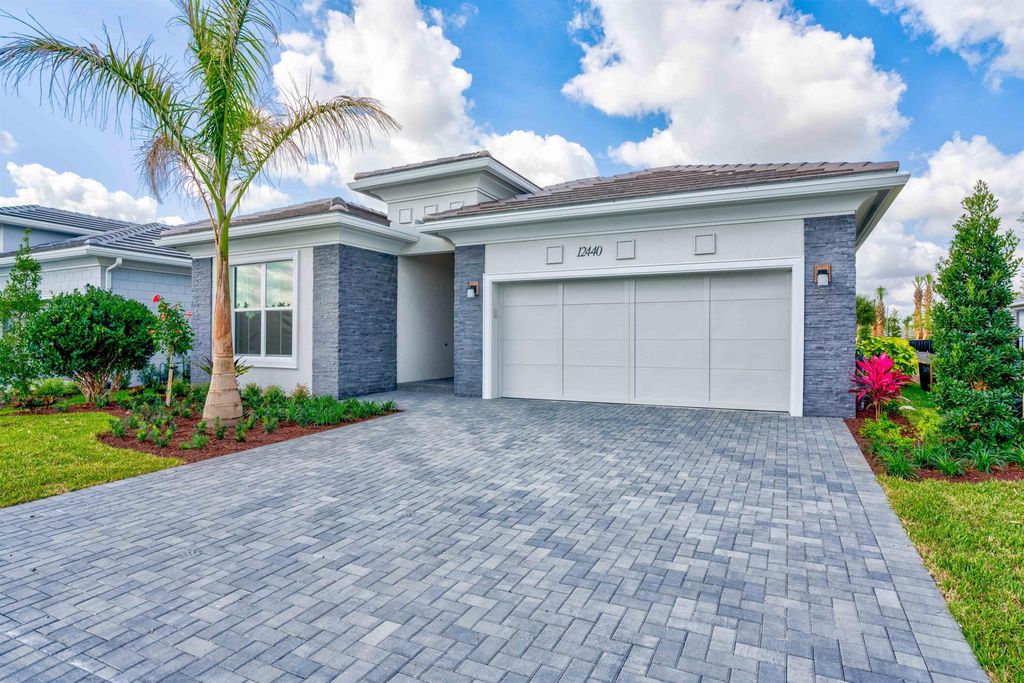 Photo of 12440 Hammock Way, Palm Beach Gardens, FL 33412 (MLS # R10970926)