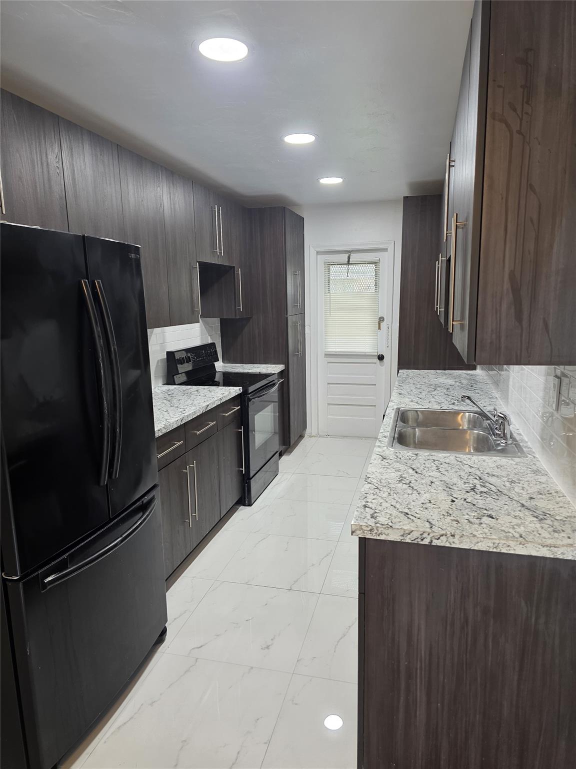 MELROSE PARK SEC 8 - Residential Lease