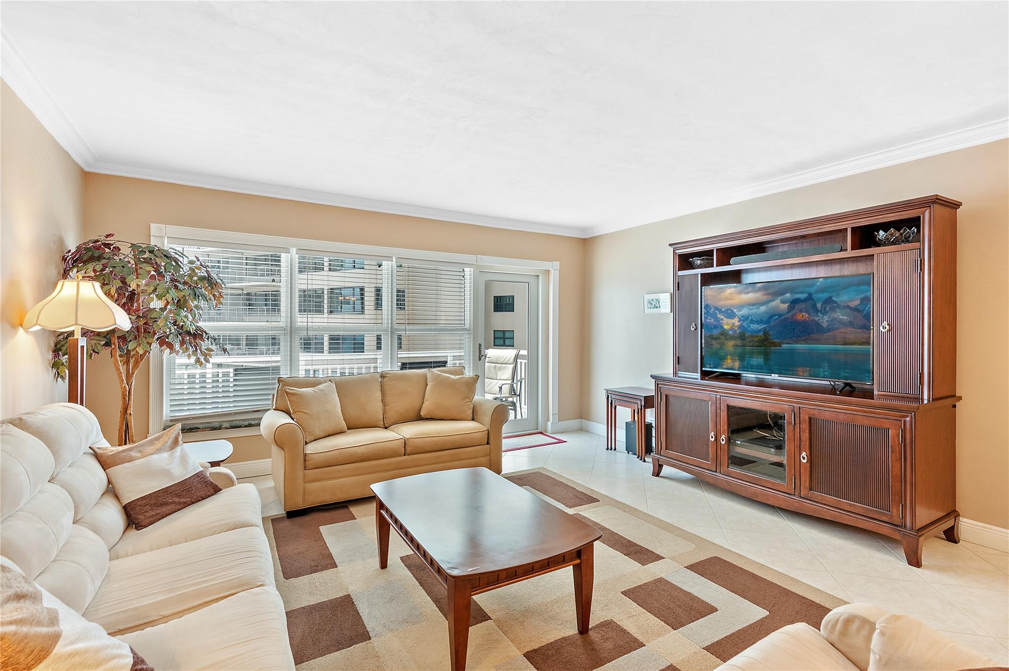 3850 Galt Ocean Dr 904