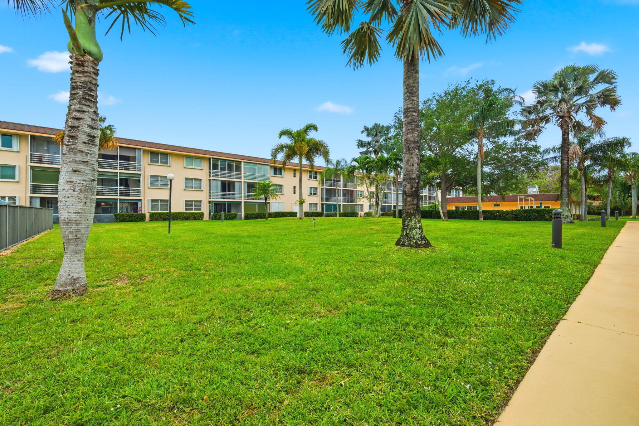 LIGHTHOUSE POINT PLAZA CONDO - Residential