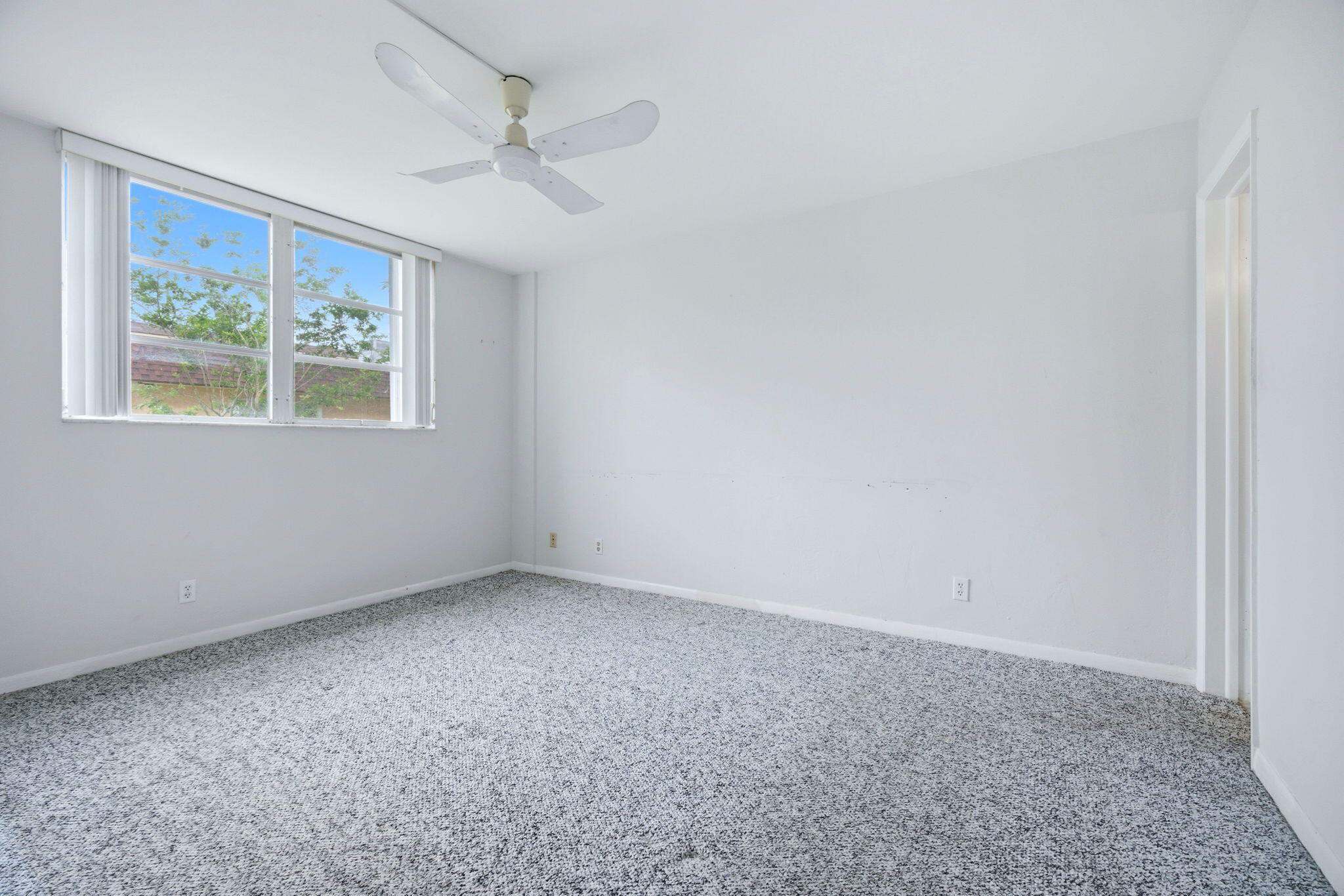 LIGHTHOUSE POINT PLAZA CONDO - Residential