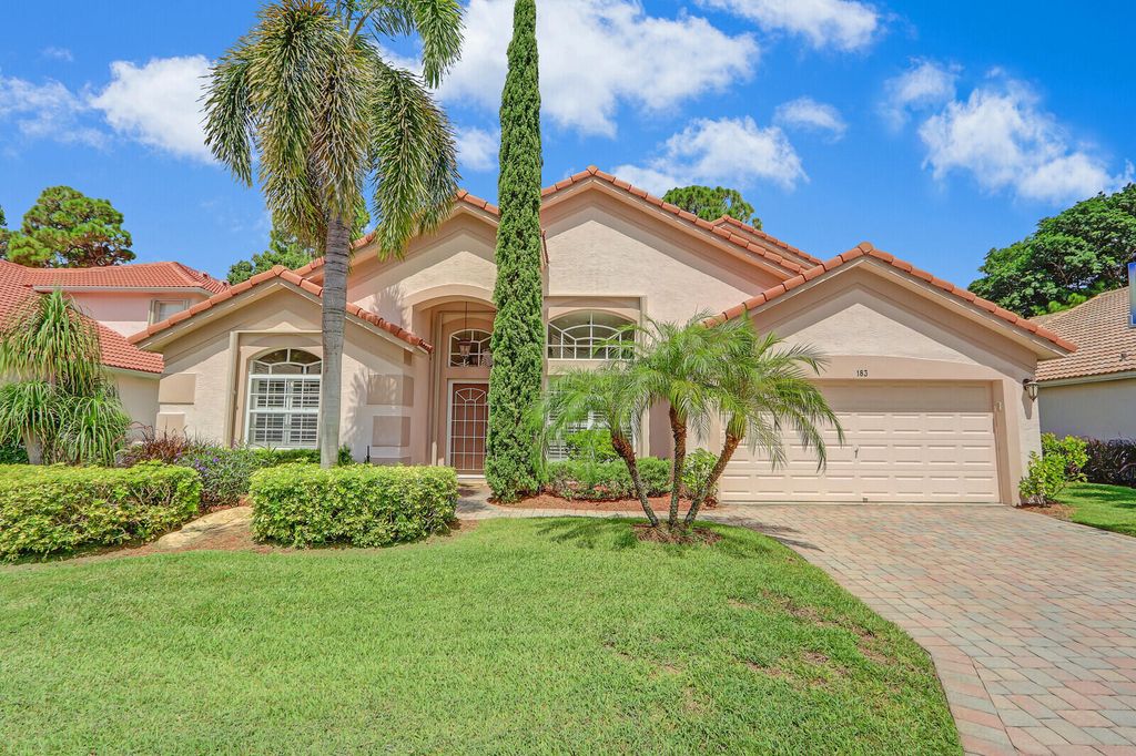Photo of 183 Bent Tree Drive, Palm Beach Gardens, FL 33418 (MLS # R11000815)