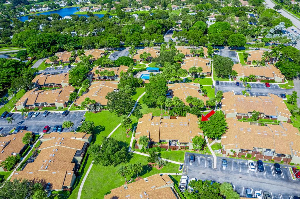 Photo of 82 Meadows Drive, Boynton Beach, FL 33436 (MLS # R11047716)