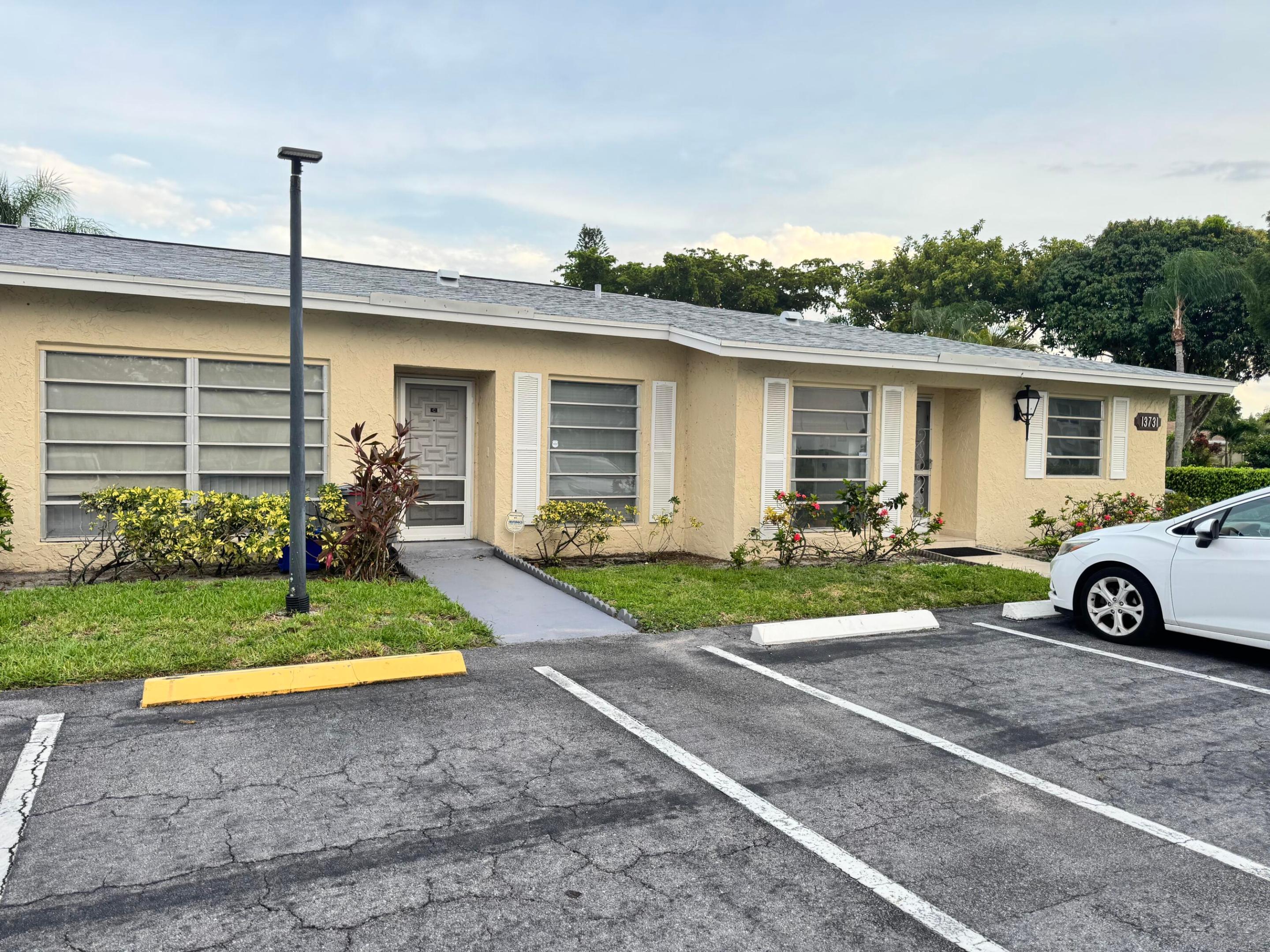 PALM GREENS AT VILLA DEL RAY CONDO II - Residential