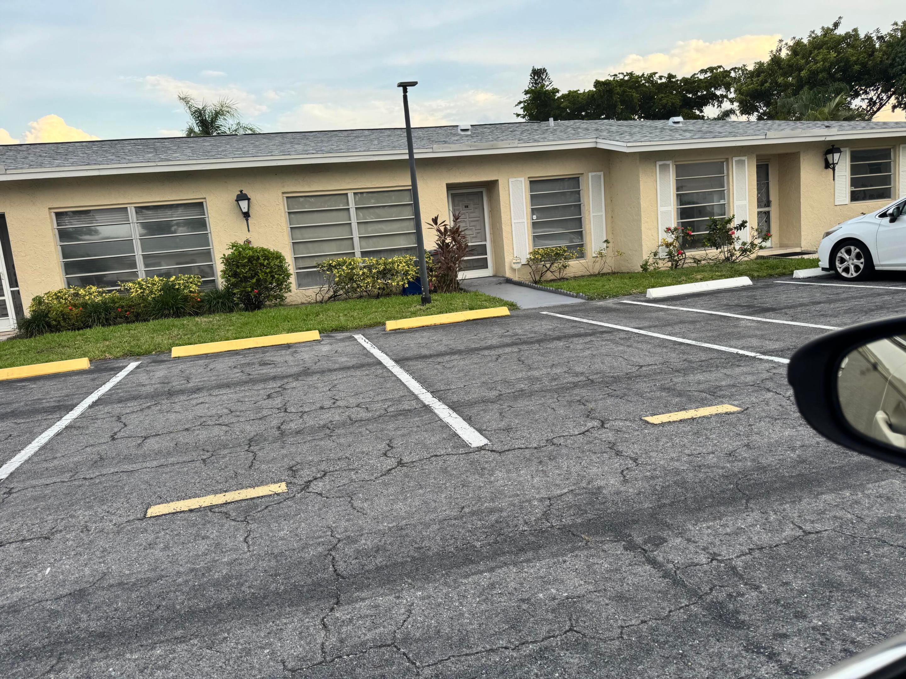PALM GREENS AT VILLA DEL RAY CONDO II - Residential