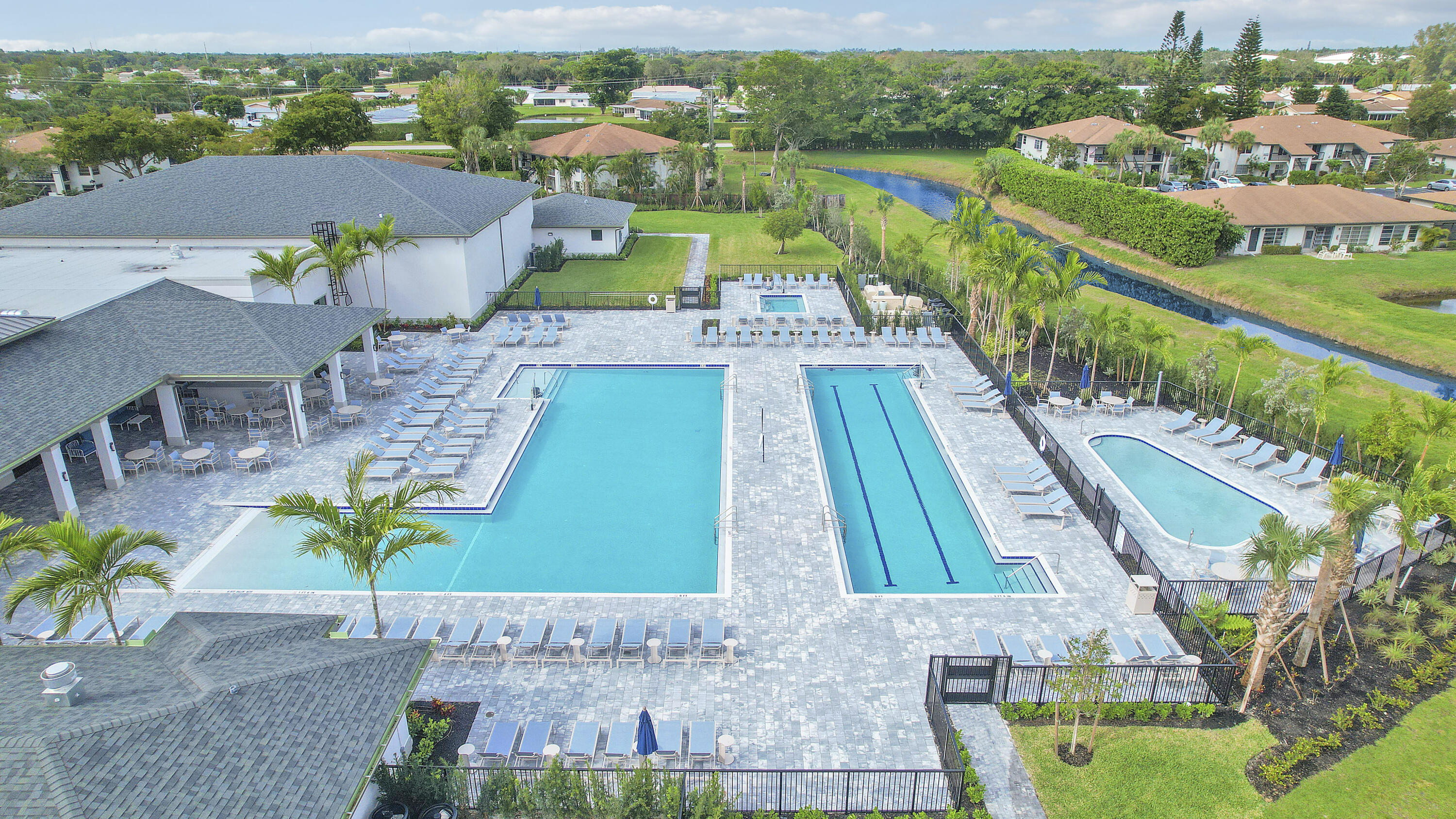 PALM GREENS AT VILLA DEL RAY CONDO II - Residential