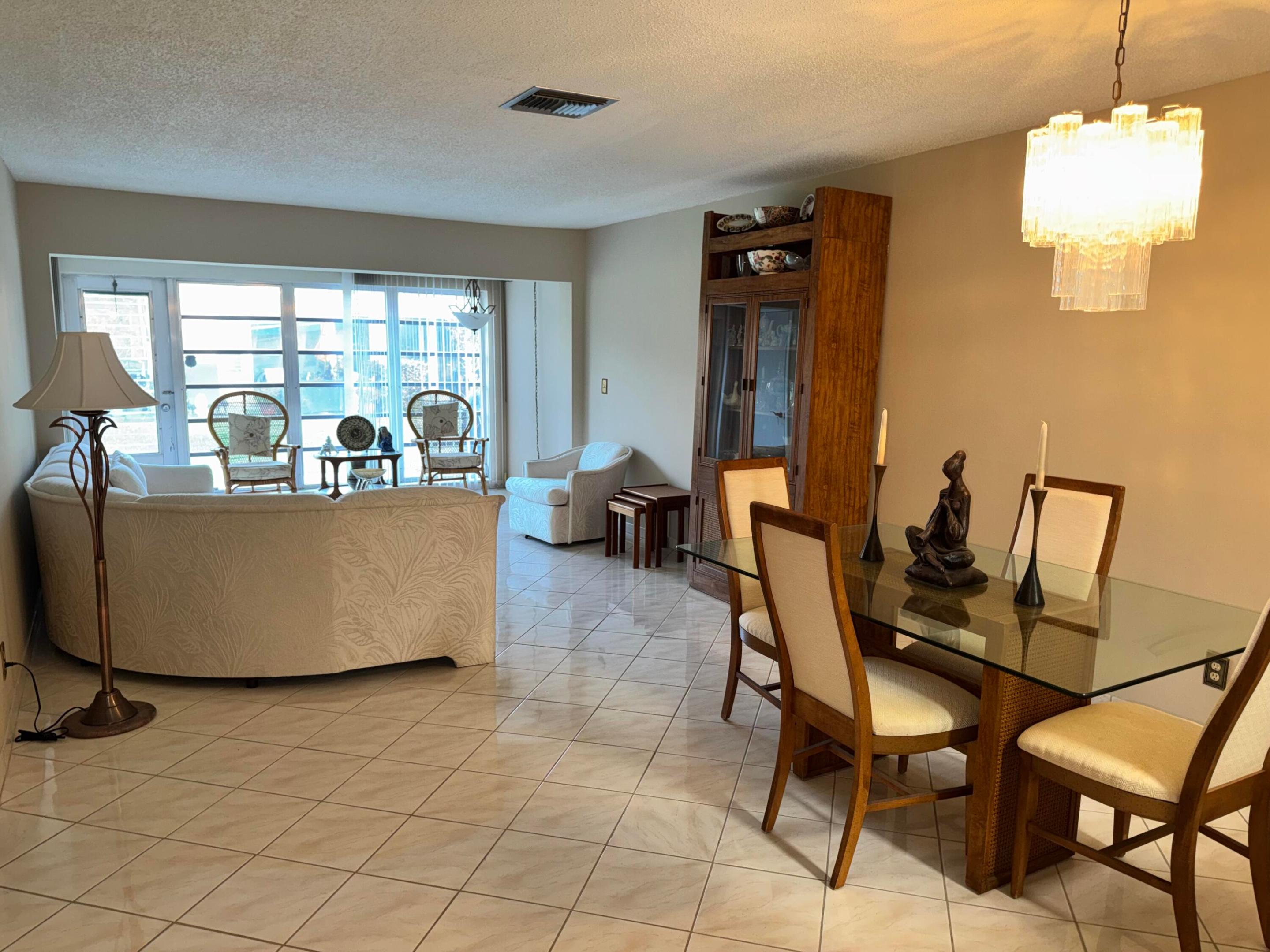 PALM GREENS AT VILLA DEL RAY CONDO II - Residential