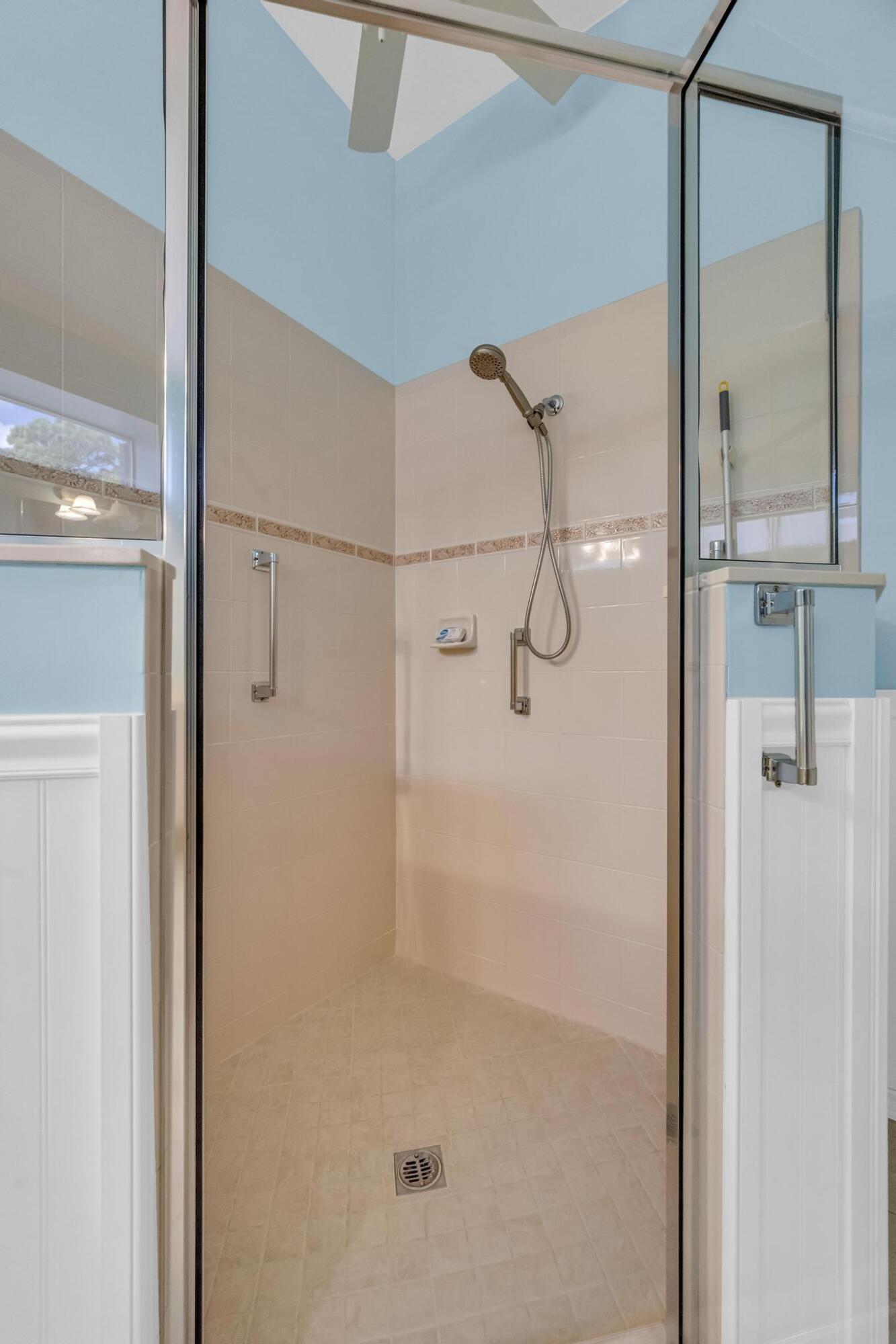 RIVER PLACE ON THE ST LUCIE NO 6 - Residential