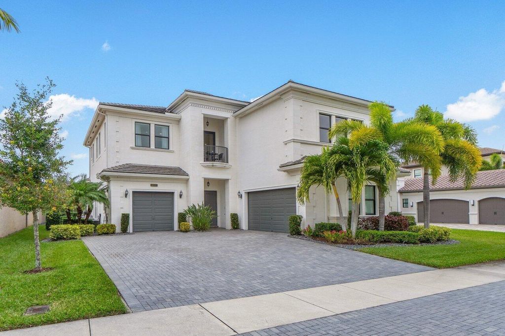 Photo of 9777 Vitrail Lane, Delray Beach, FL 33446 (MLS # R10949366)