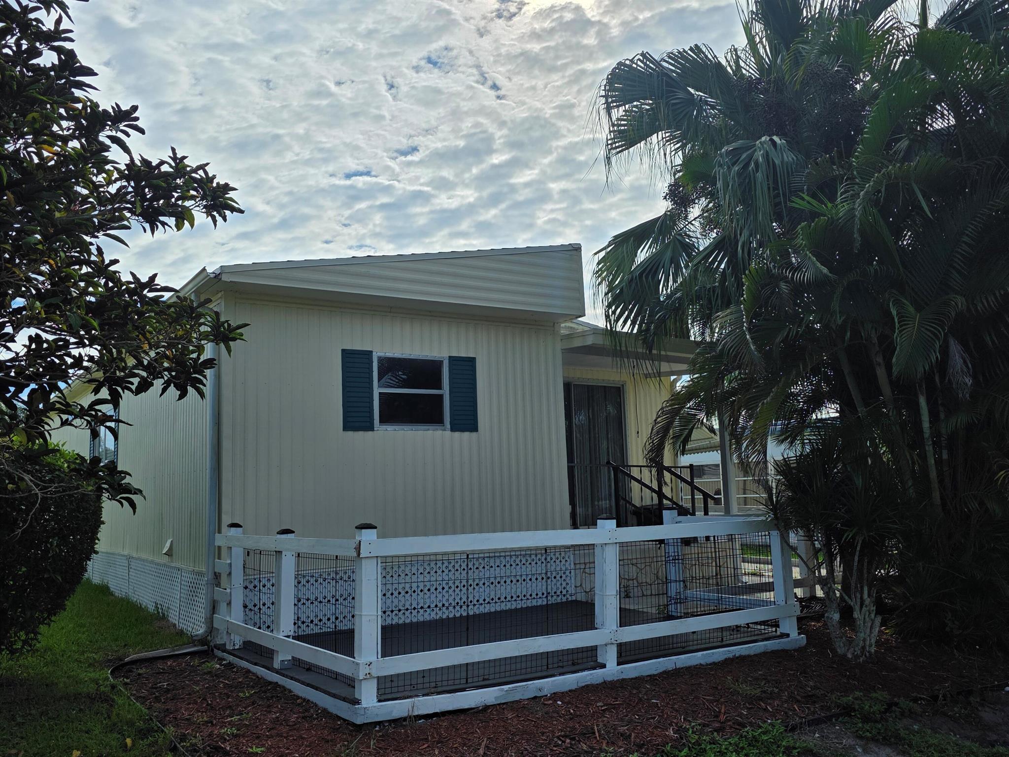 Spanish Lakes Riverfront - Residential