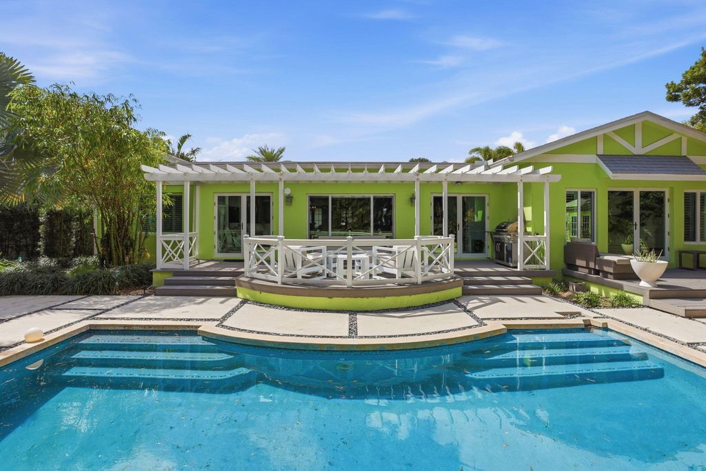 Photo of 309 NE 8th Avenue, Delray Beach, FL 33483 (MLS # R11169961)