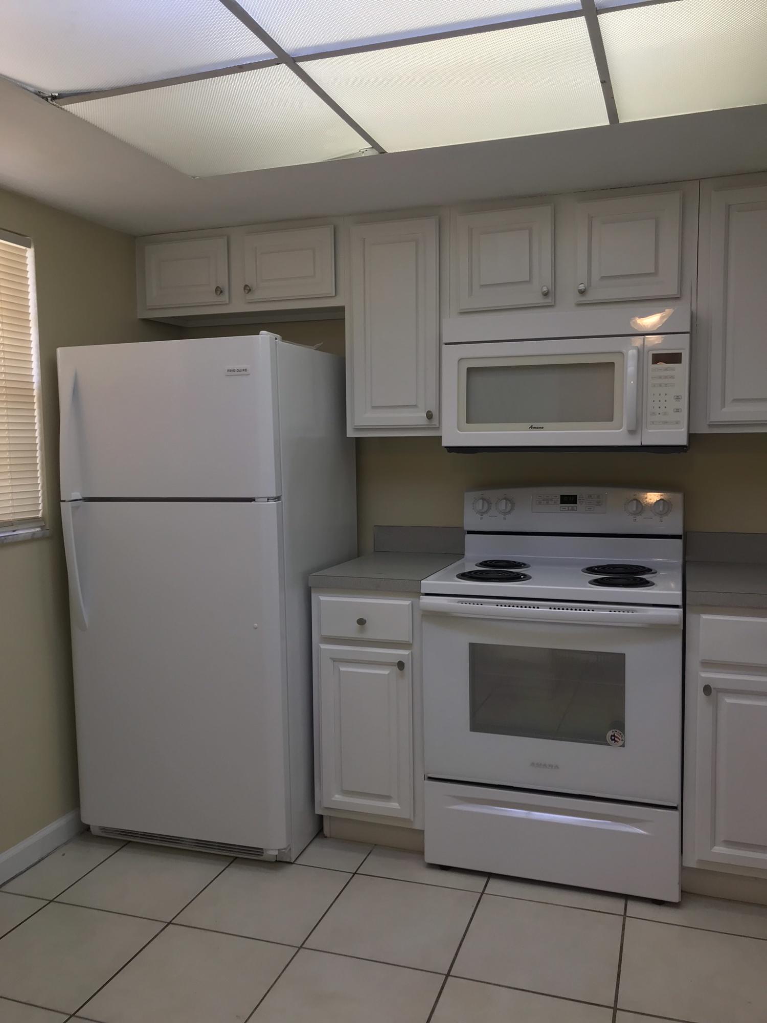 ISLAND HOUSE CONDOMINIUM PHASE II - Residential Lease