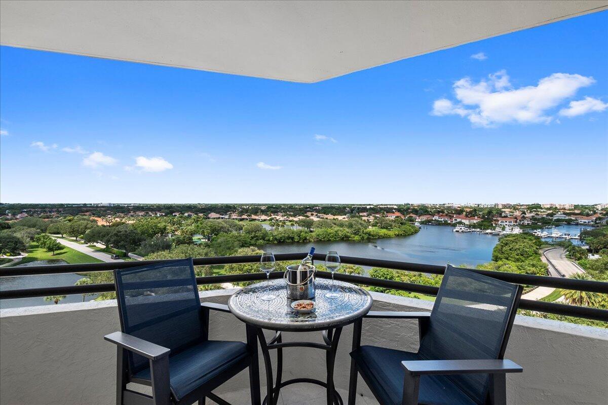 SOUTHPORTE ONE AT JONATHA - Residential