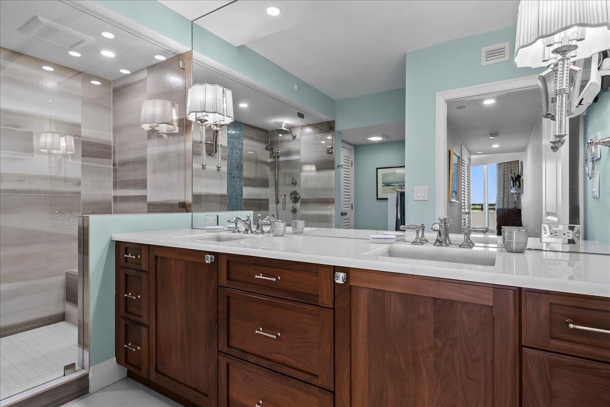 SOUTHPORTE ONE AT JONATHA - Residential