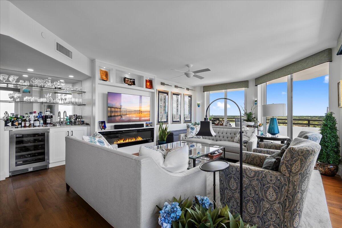 SOUTHPORTE ONE AT JONATHA - Residential
