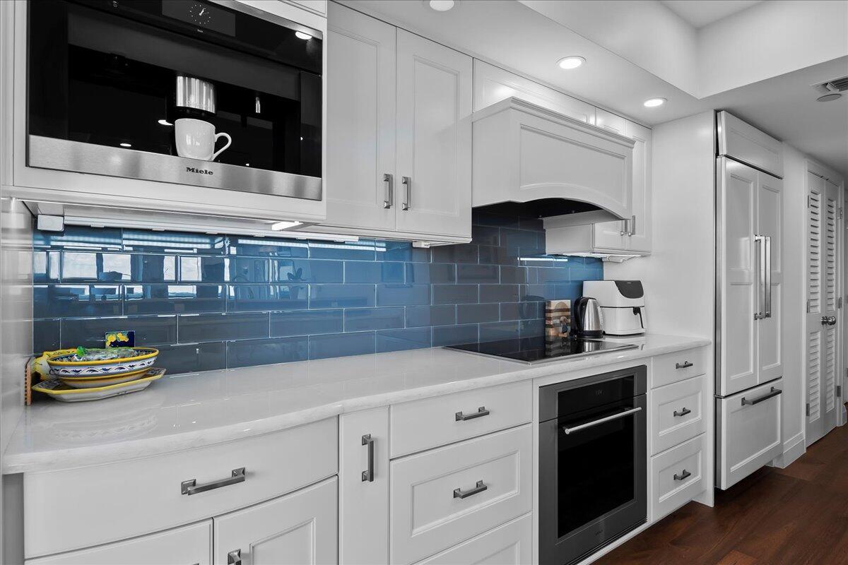 SOUTHPORTE ONE AT JONATHA - Residential
