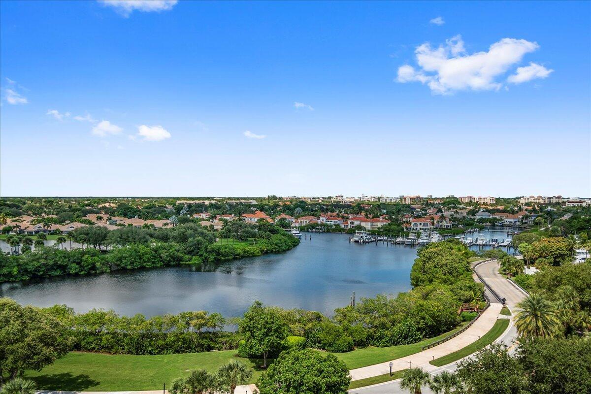 SOUTHPORTE ONE AT JONATHA - Residential