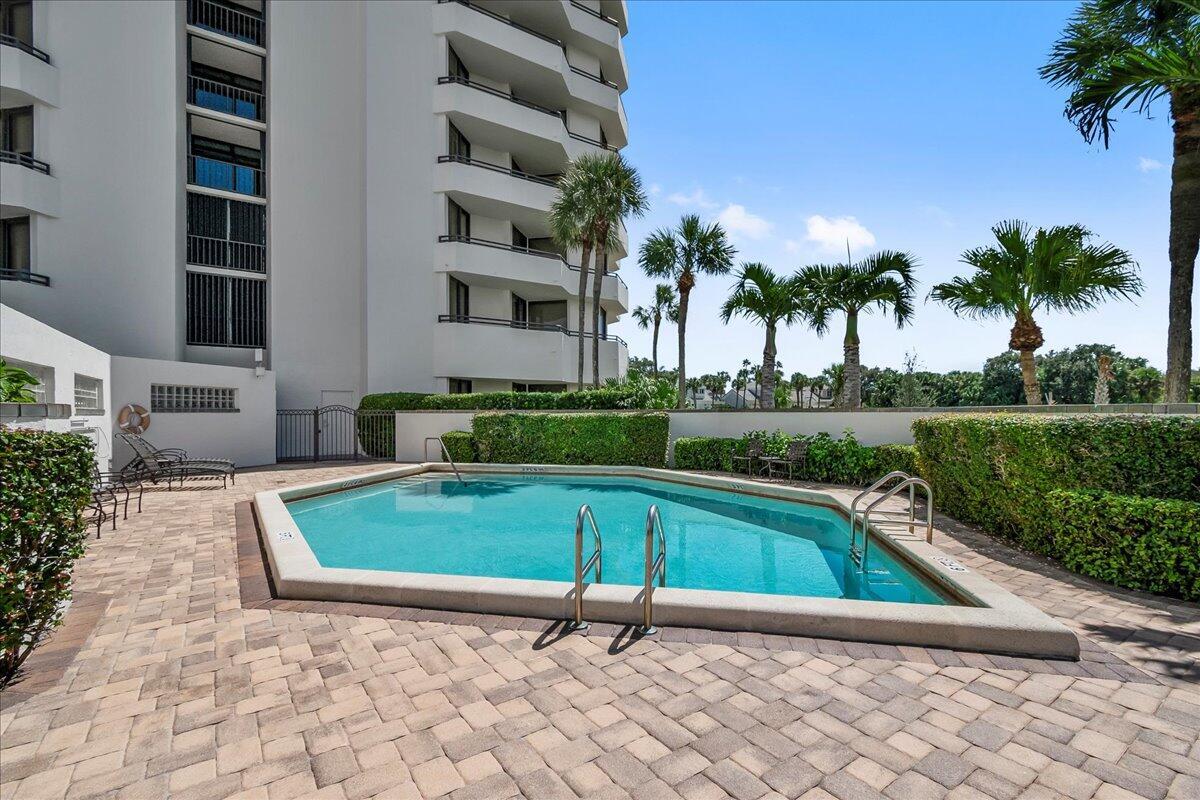 SOUTHPORTE ONE AT JONATHA - Residential