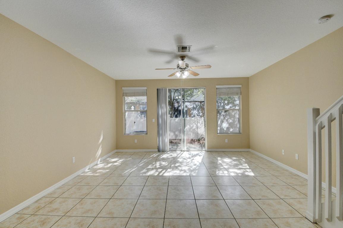 ST CHARLES LANDINGS - Residential Lease