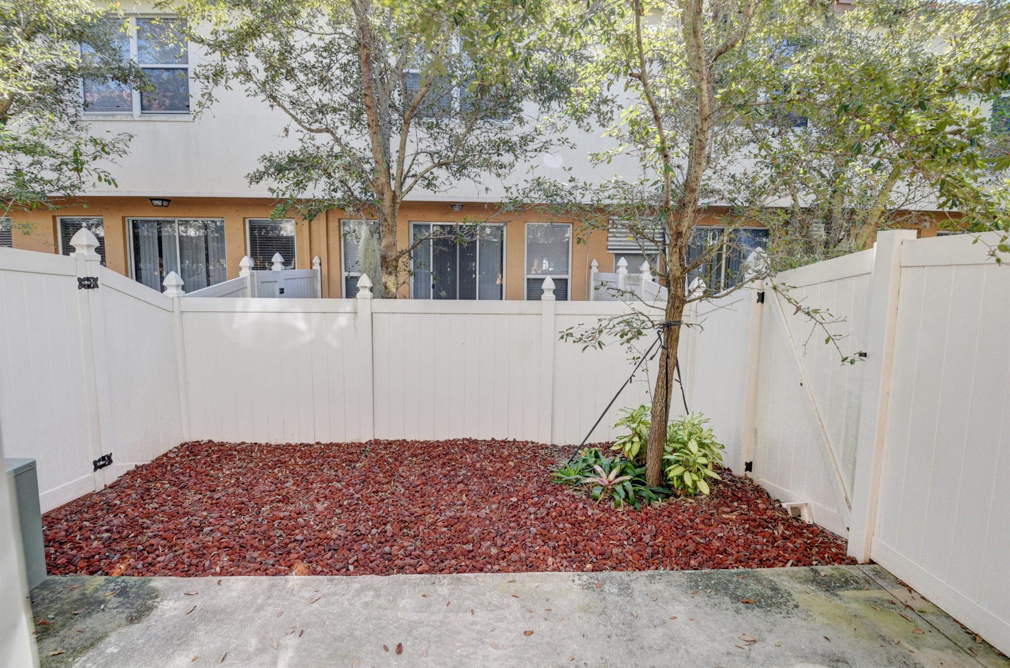 ST CHARLES LANDINGS - Residential Lease