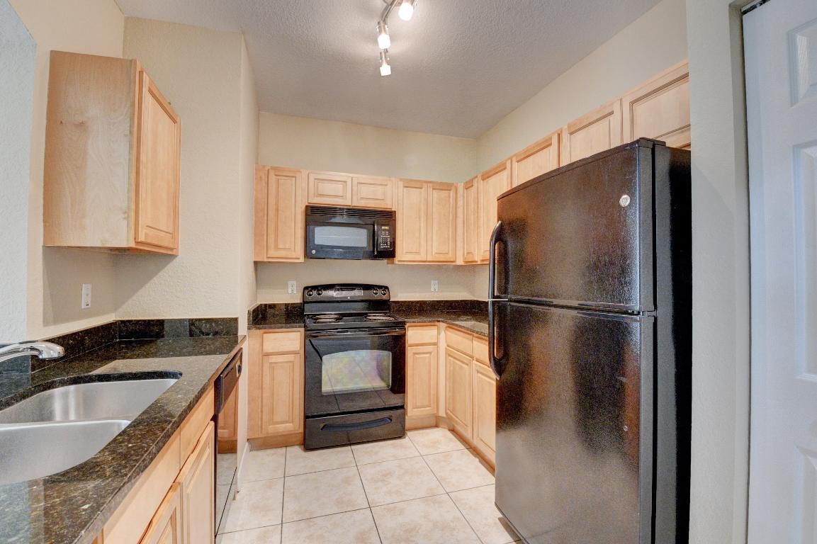 ST CHARLES LANDINGS - Residential Lease