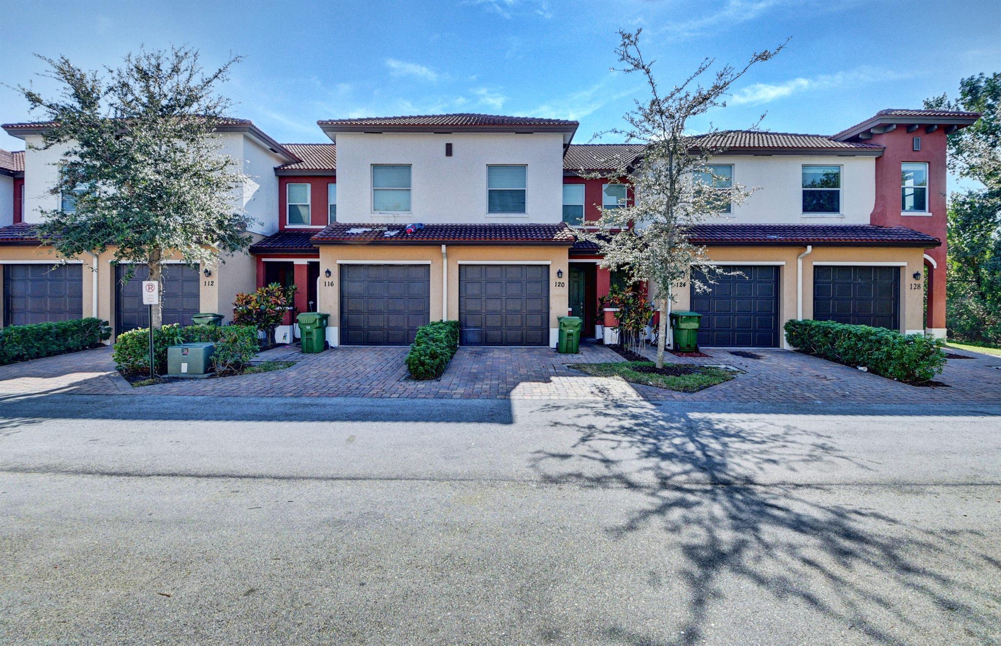 ST CHARLES LANDINGS - Residential Lease