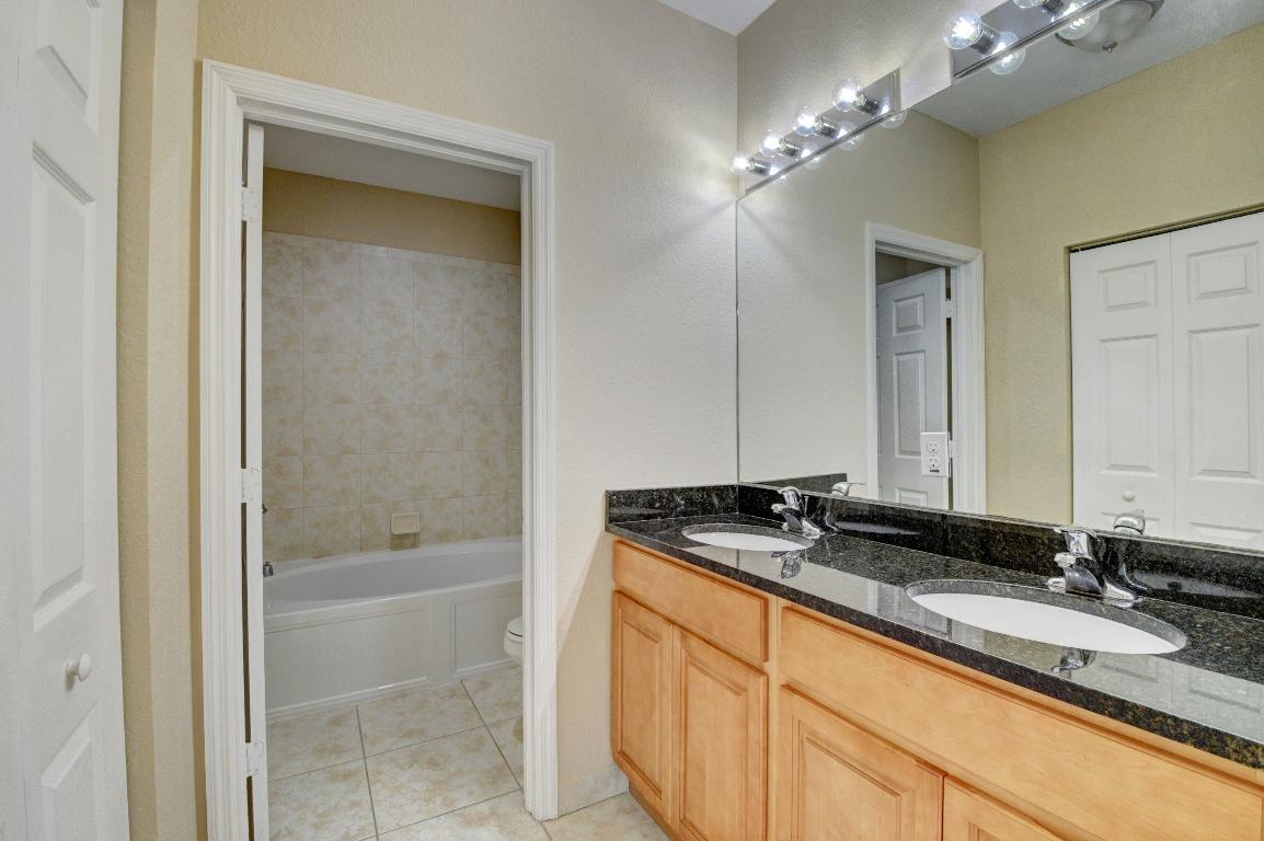 ST CHARLES LANDINGS - Residential Lease