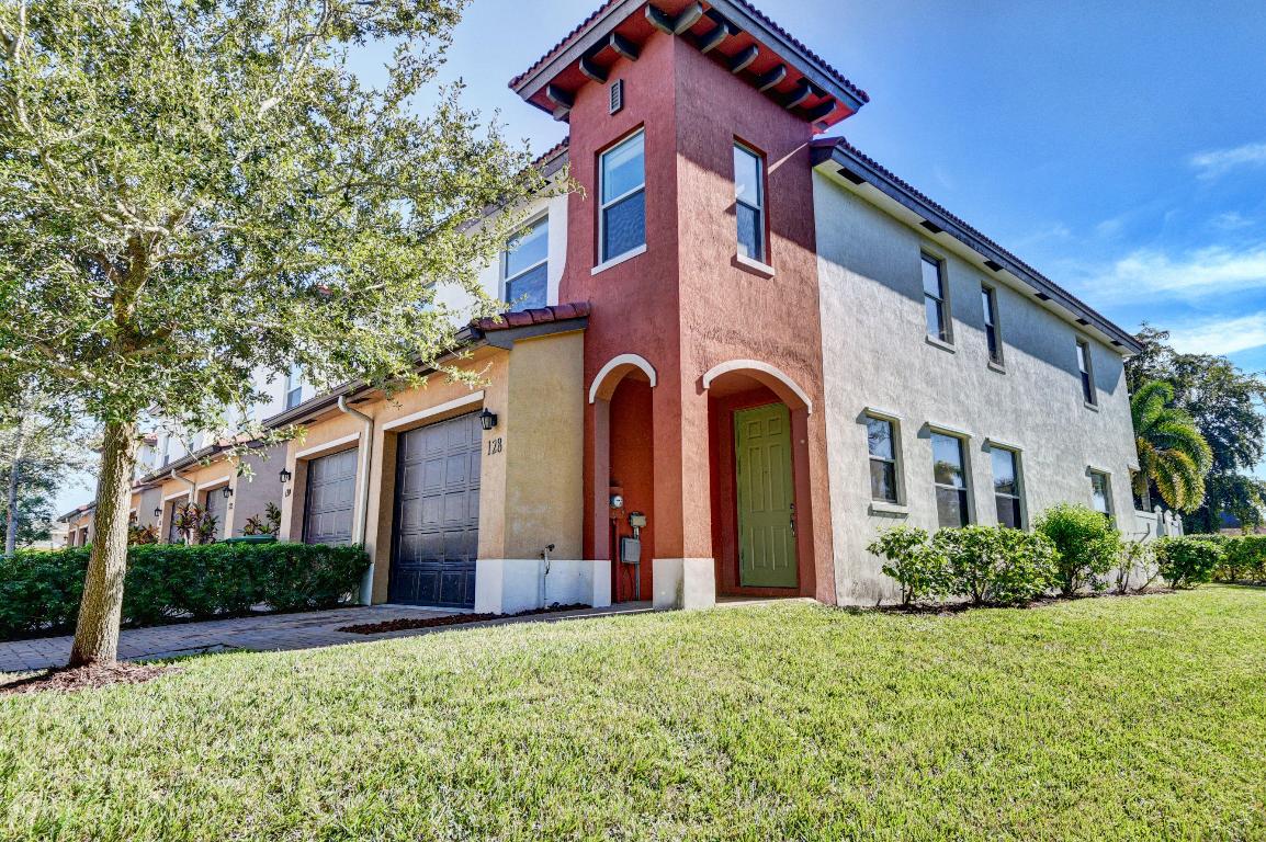 ST CHARLES LANDINGS - Residential Lease