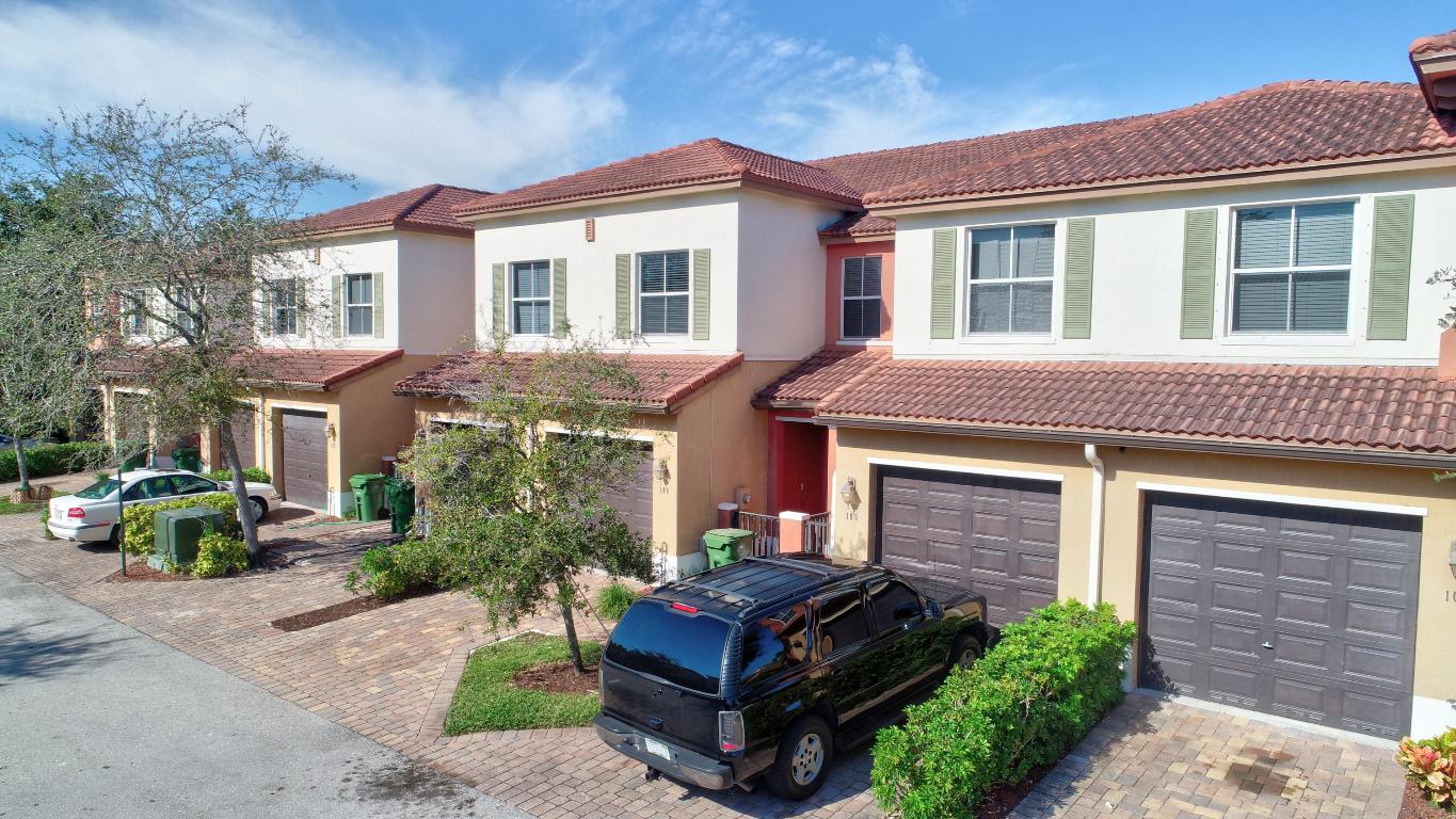 ST CHARLES LANDINGS - Residential Lease