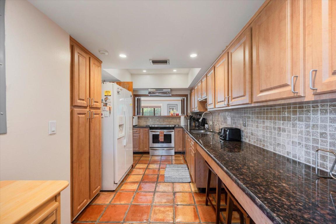 MEADOW BROOK CONDO - Residential