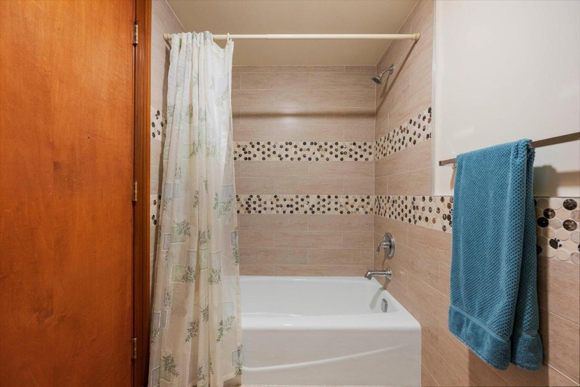 MEADOW BROOK CONDO - Residential