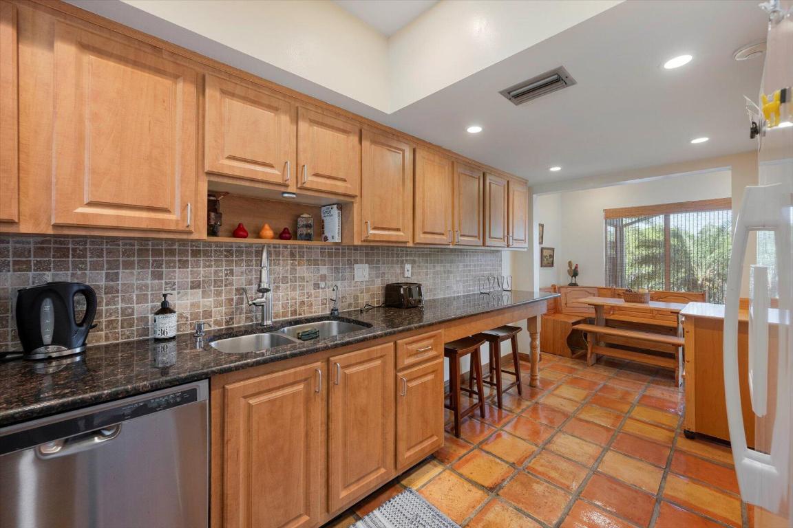 MEADOW BROOK CONDO - Residential