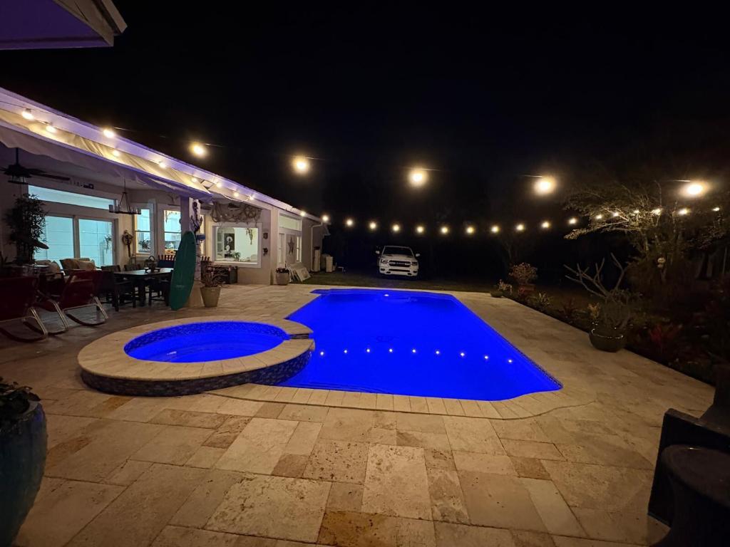 23-42-40~ S 243.6 FT OF N   740.8 FT OF E 205.6 FT - Residential