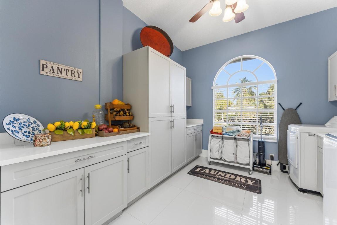 23-42-40~ S 243.6 FT OF N   740.8 FT OF E 205.6 FT - Residential