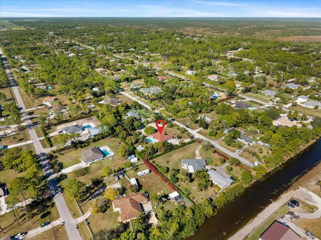 23-42-40~ S 243.6 FT OF N   740.8 FT OF E 205.6 FT - Residential