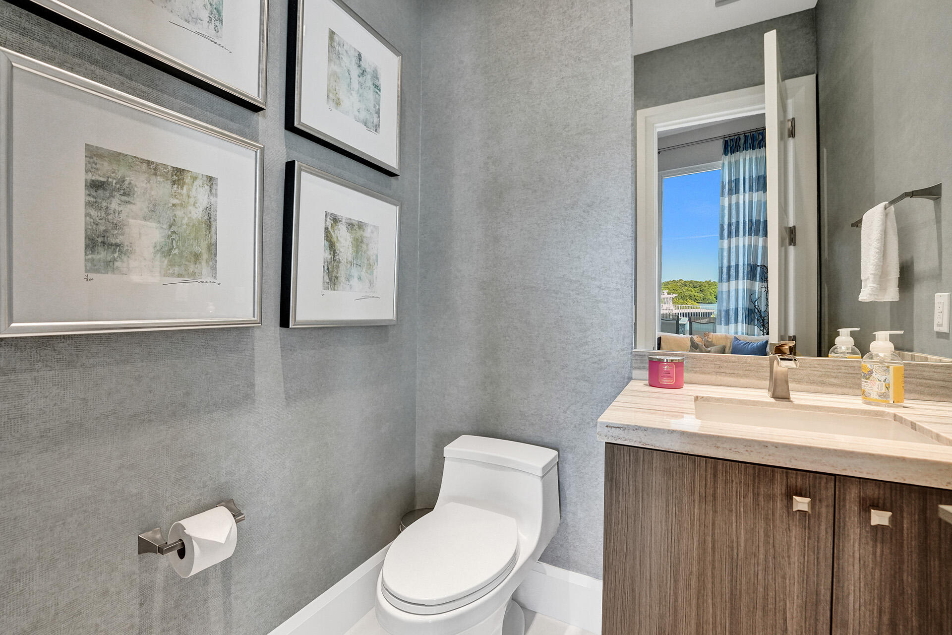 ADMIRALS COVE - Residential