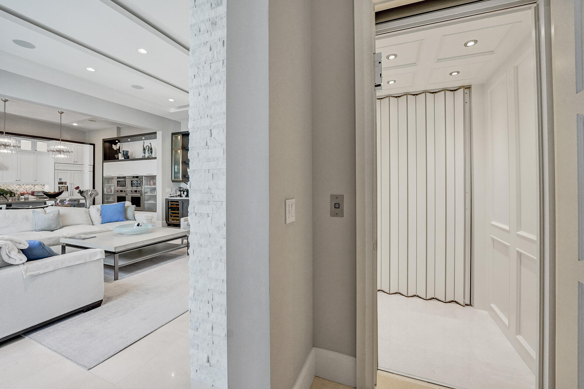 ADMIRALS COVE - Residential