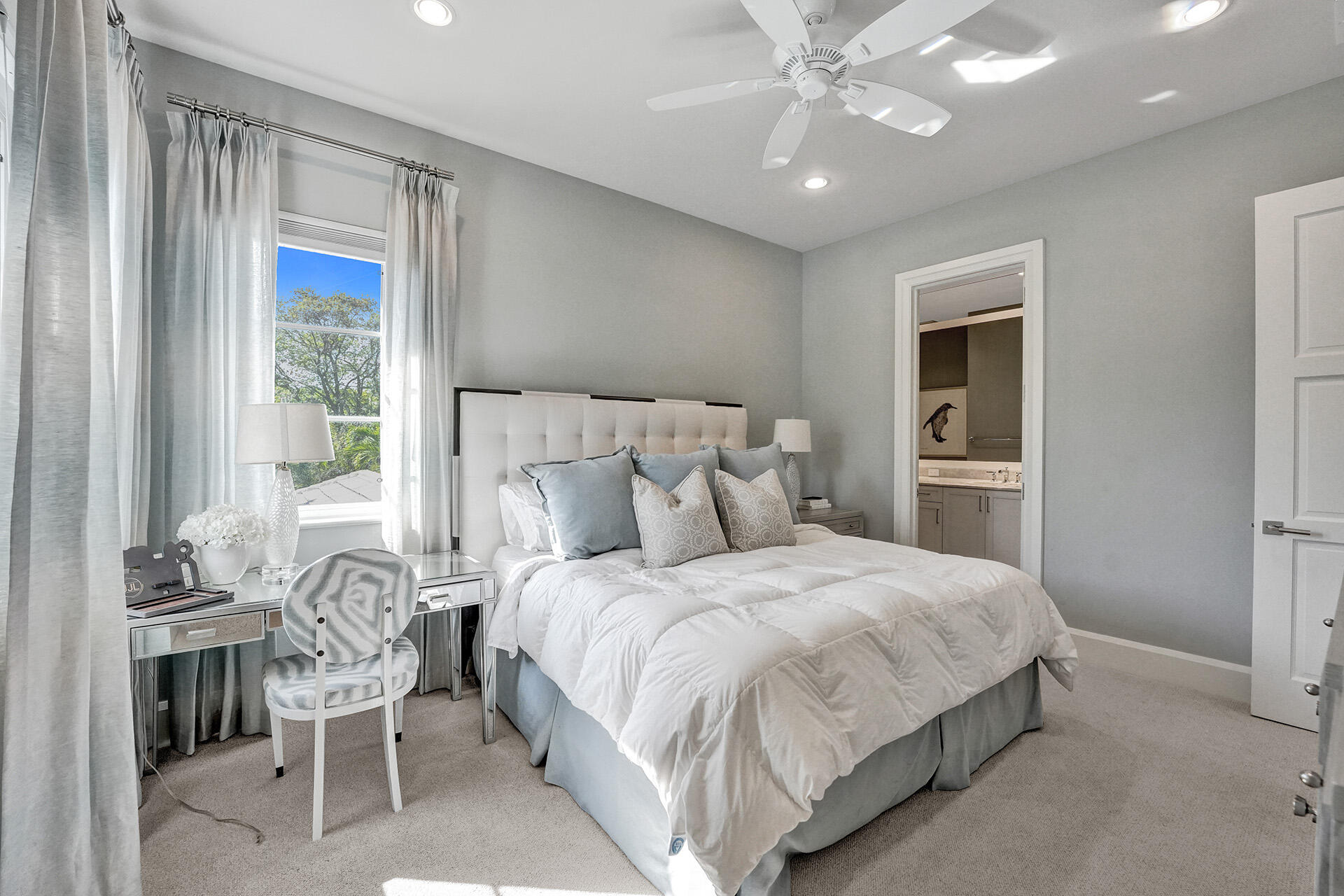 ADMIRALS COVE - Residential