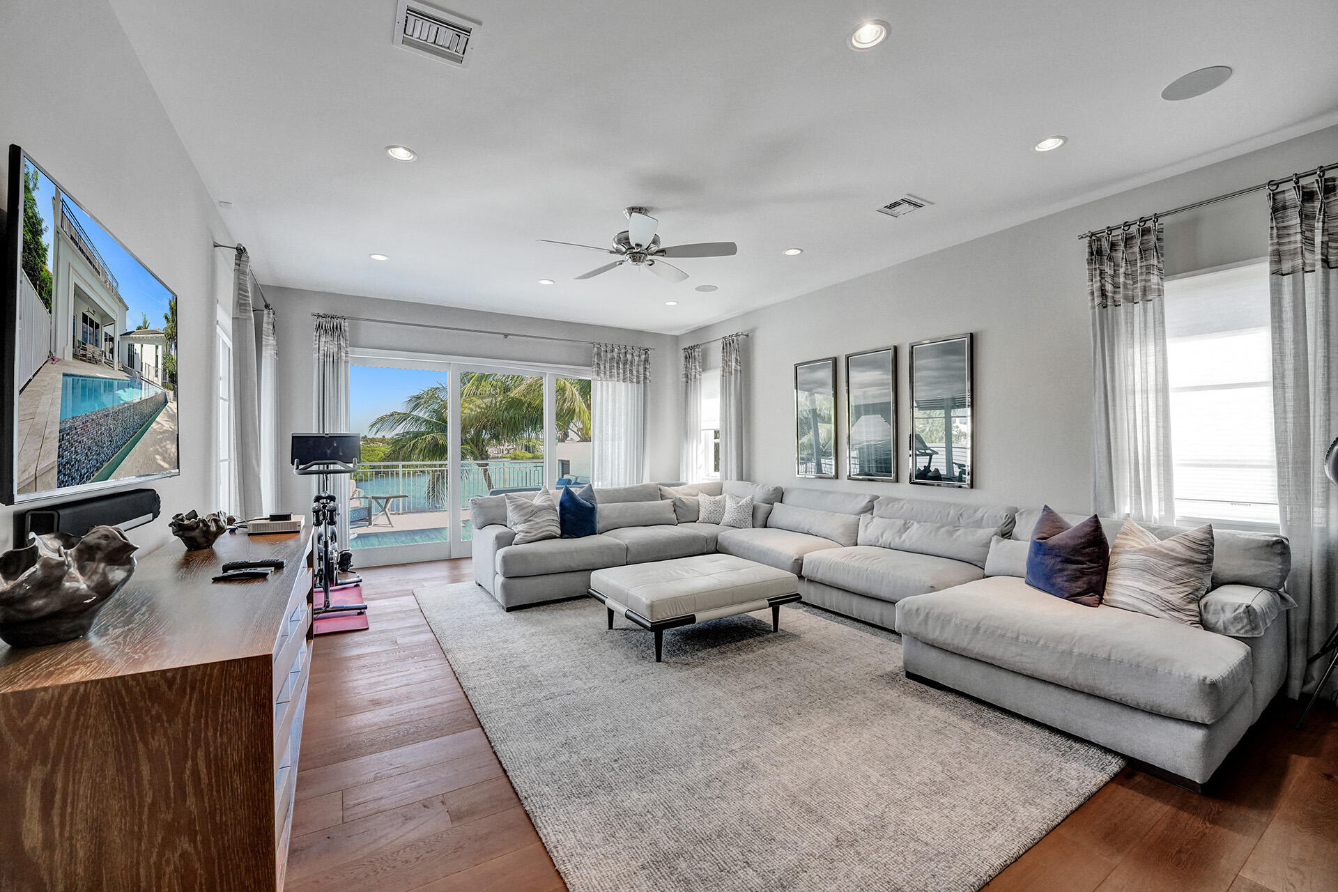 ADMIRALS COVE - Residential