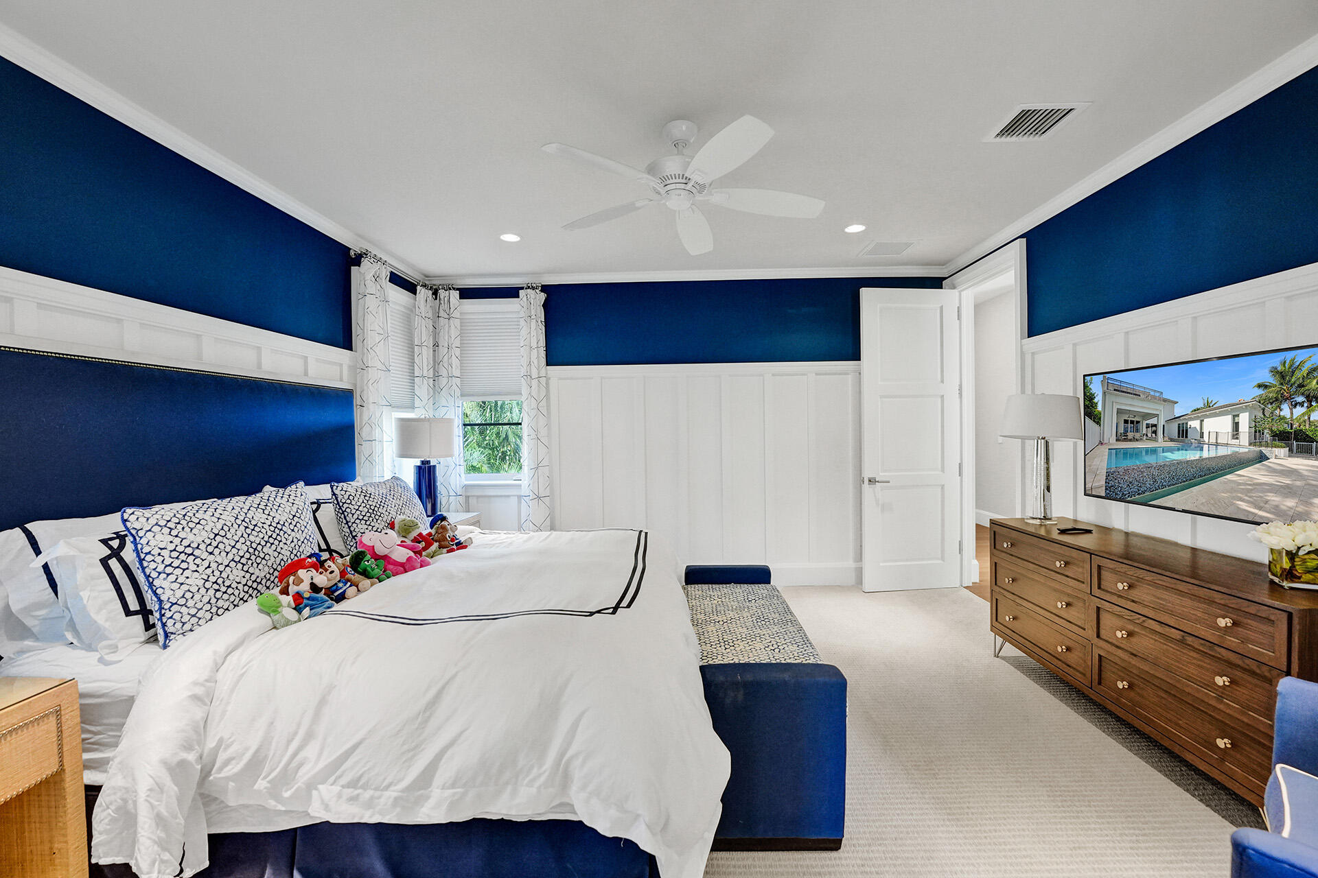 ADMIRALS COVE - Residential