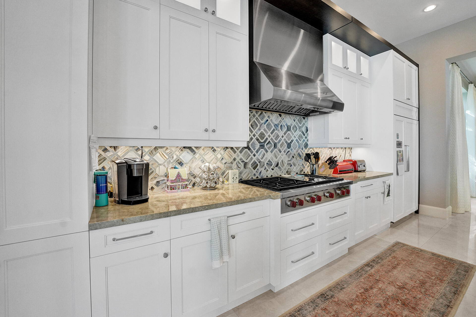 ADMIRALS COVE - Residential