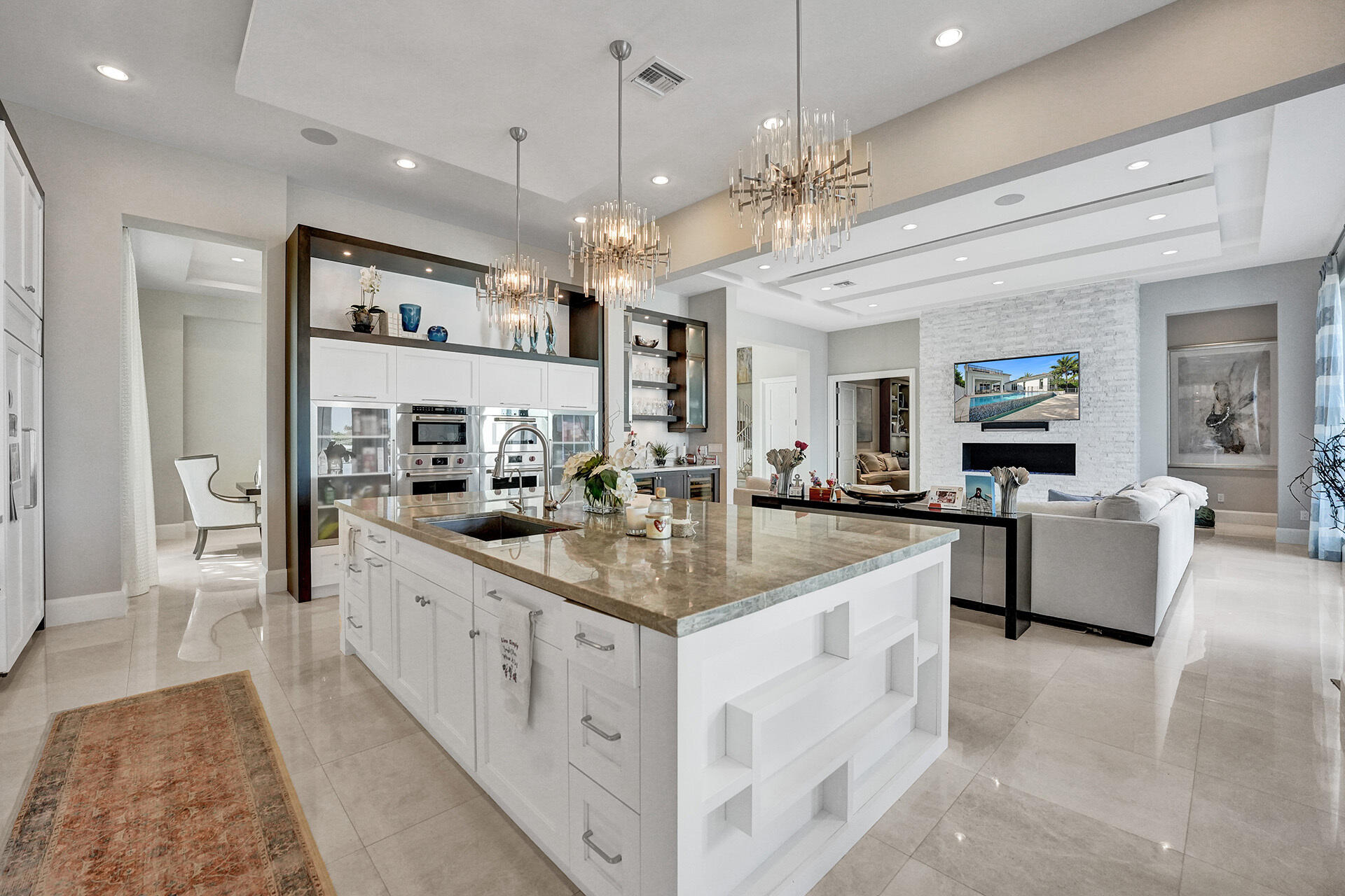 ADMIRALS COVE - Residential