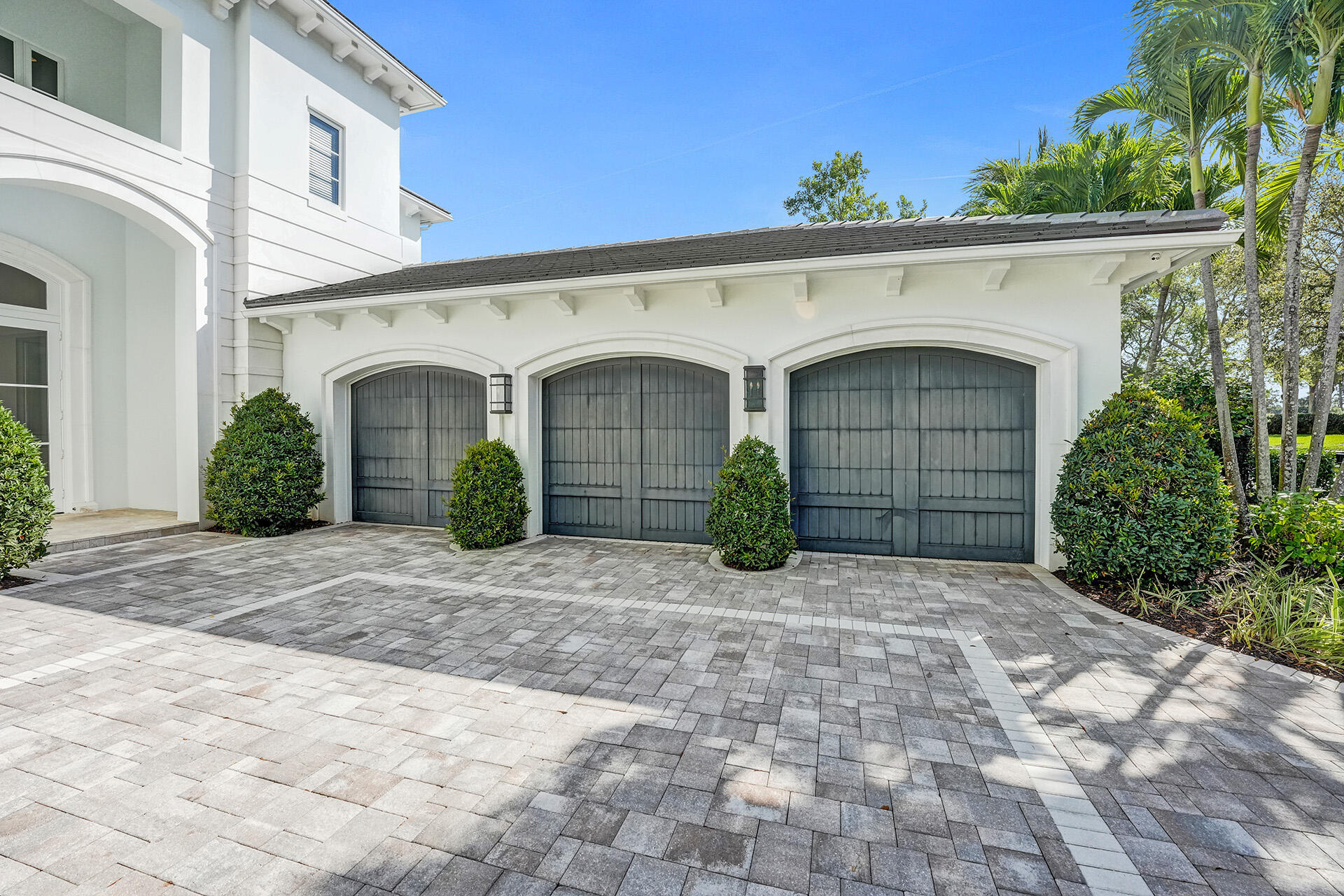 ADMIRALS COVE - Residential