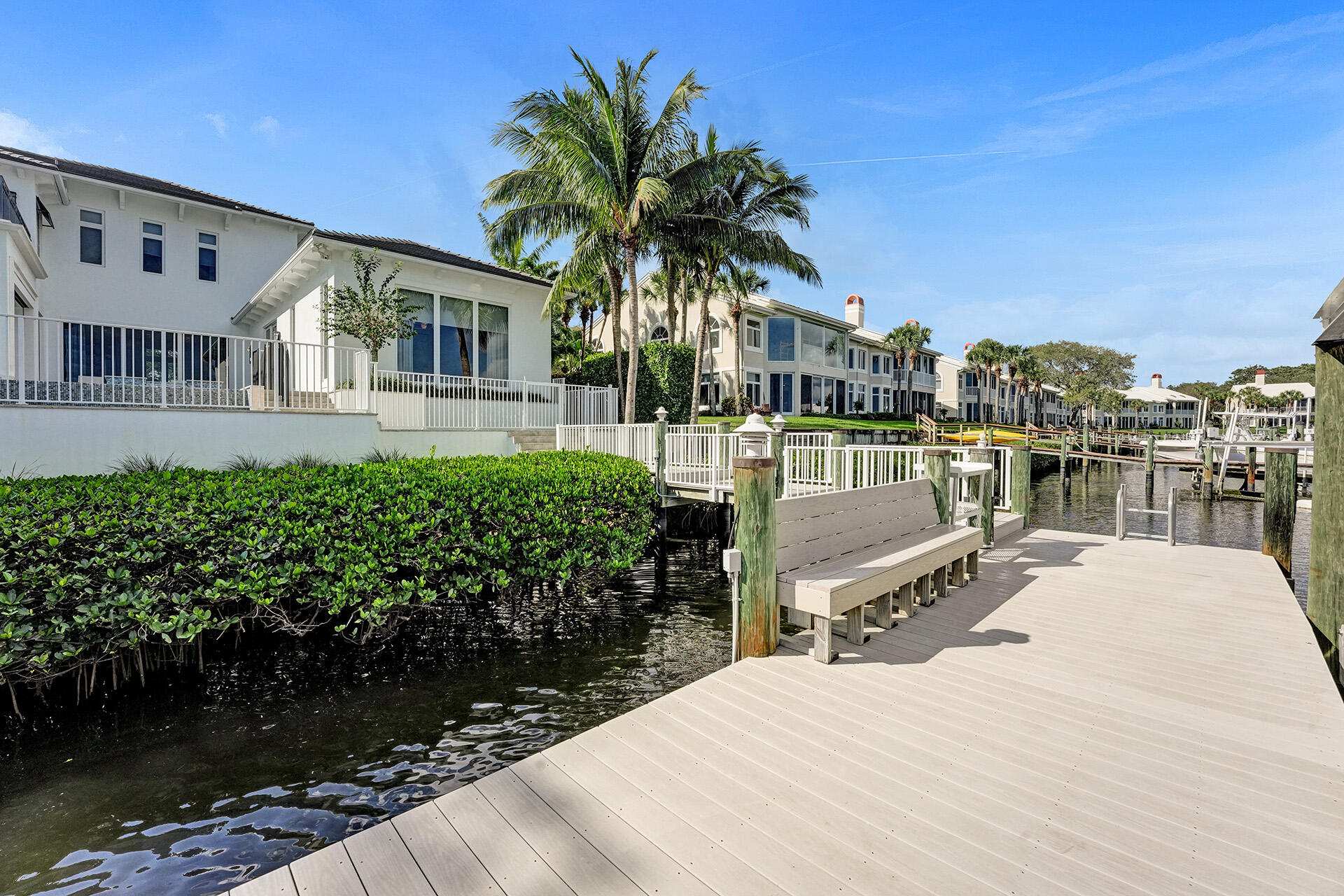 ADMIRALS COVE - Residential