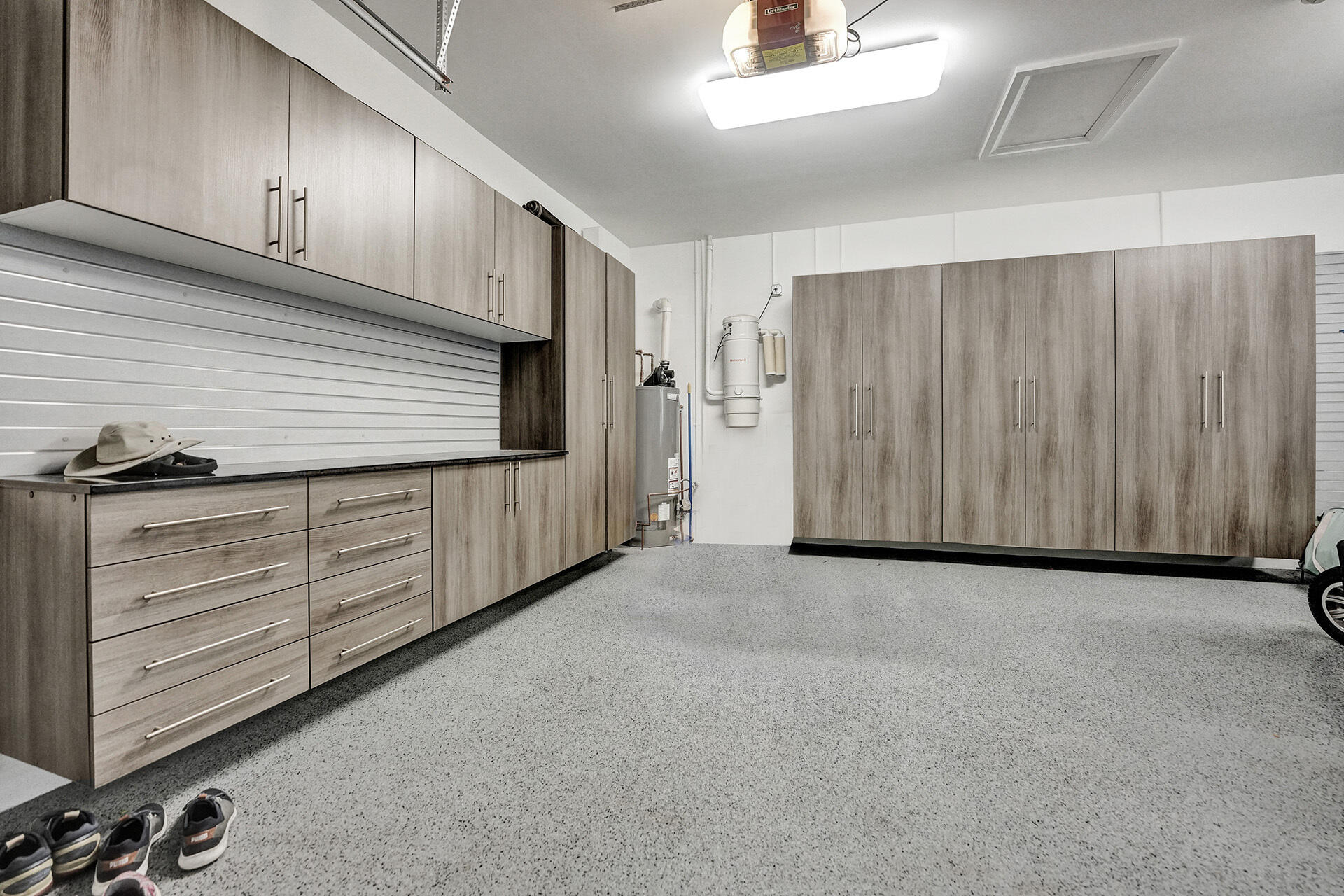 ADMIRALS COVE - Residential