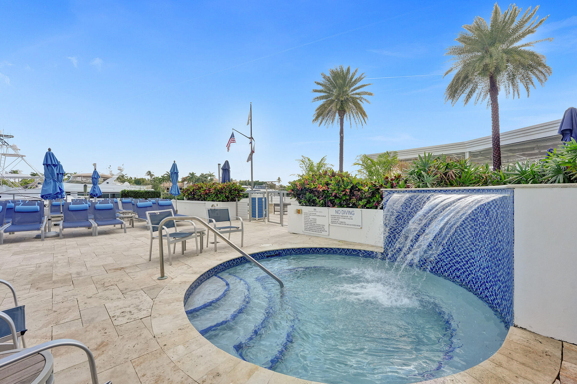 ADMIRALS COVE - Residential