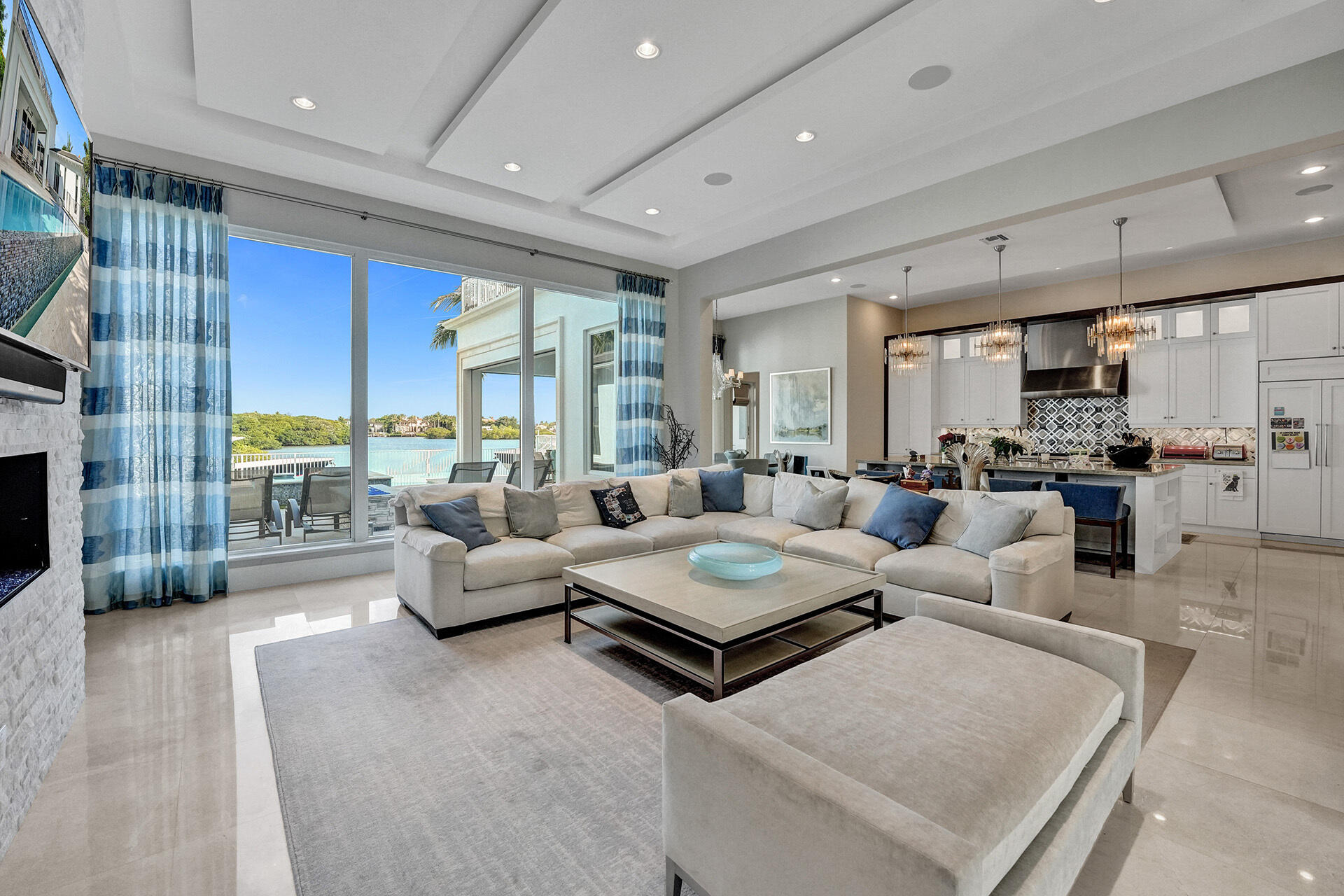 ADMIRALS COVE - Residential