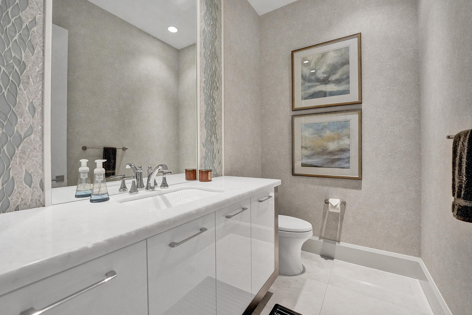 ADMIRALS COVE - Residential