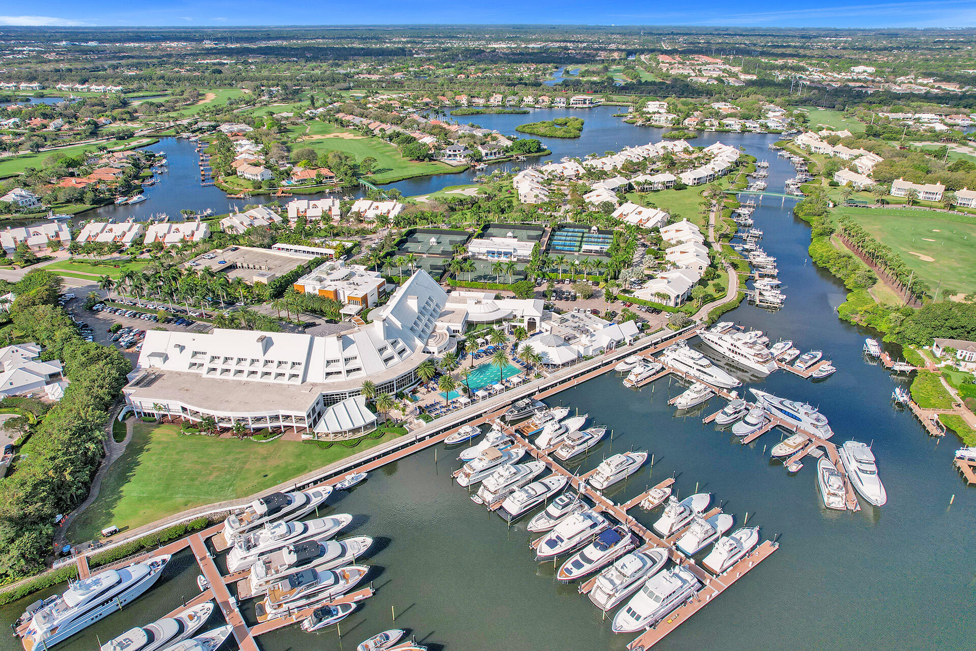 ADMIRALS COVE - Residential