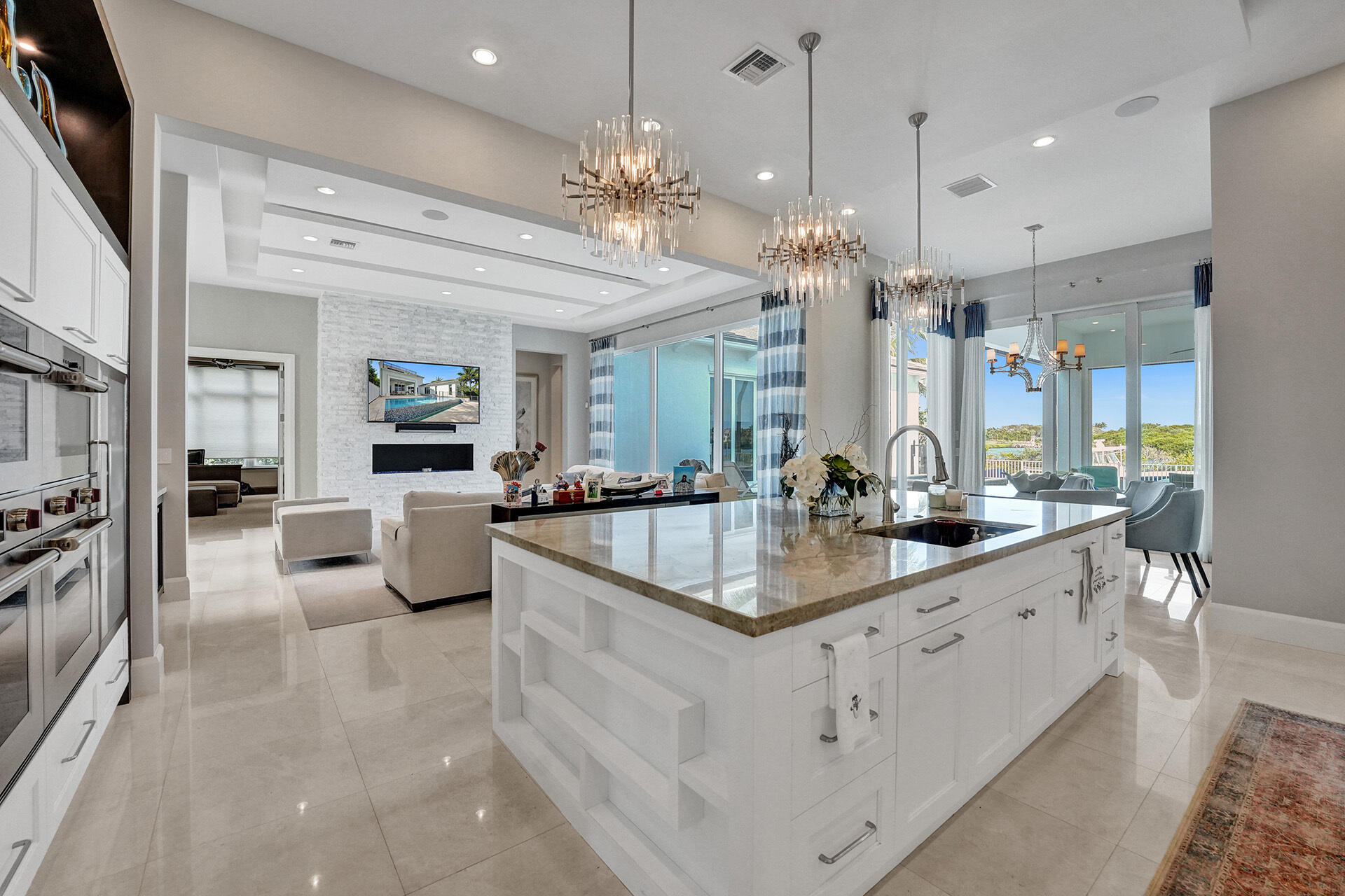 ADMIRALS COVE - Residential